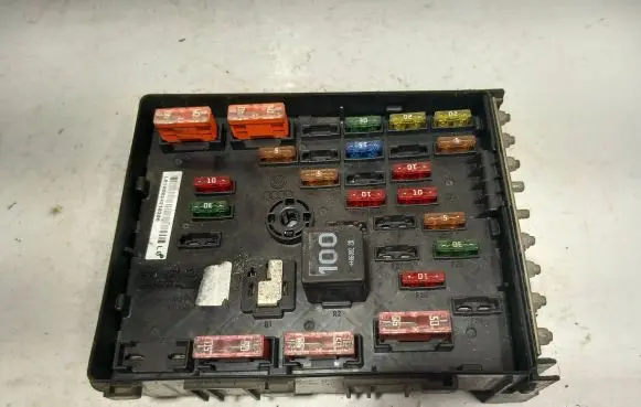Volkswagen PASSAT B6 Fuse box set 3C0937125 63592777