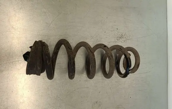 Audi Q7 4M Rear coil spring 