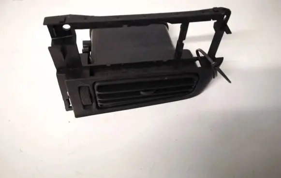 Volkswagen Golf III Dash center air vent grill 1h6819709