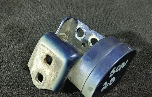 Renault Scenic II - Grand scenic II Rear door lower hinge