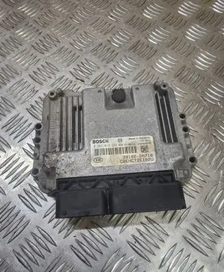 KIA Ceed Engine control unit/module 391022A710 1039S23176 0281013594