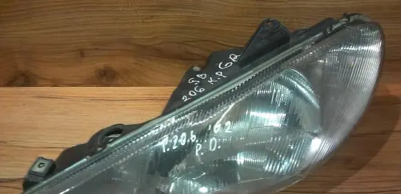 Peugeot 206 Headlight/headlamp 67735795