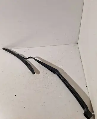 Toyota Hilux (AN120, AN130) Front wiper blade arm 8666