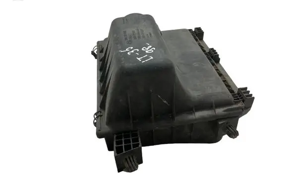Volkswagen II LT Air filter box 2D0129601B 2D0129607 2D0129620