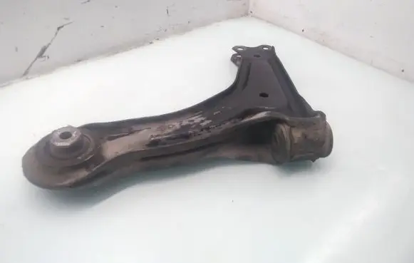 Mercedes-Benz Vito Viano W638 Front lower control arm/wishbone