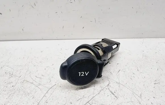 Peugeot 3008 II 12 V Socket (front) 98018511ZD