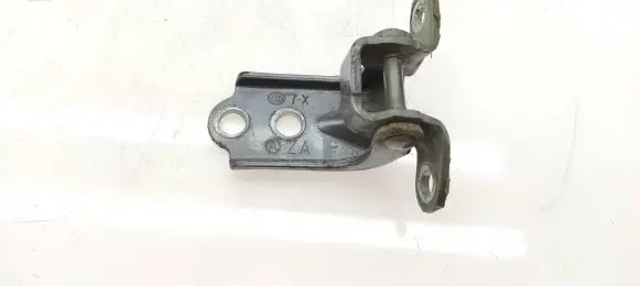 Subaru Tribeca Rear door lower hinge