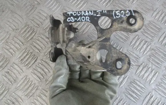 Volkswagen Touran I ABS pump bracket 1K0614235A