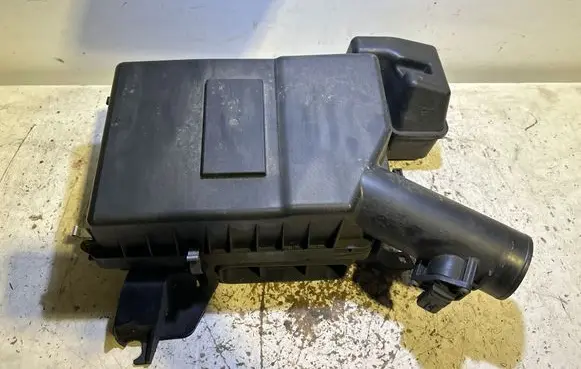 Mitsubishi Outlander Air filter box