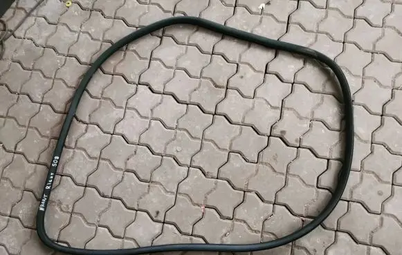 Peugeot 508 RXH Front door rubber seal 