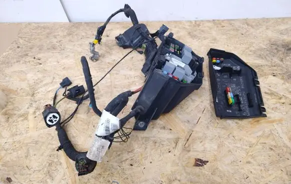 Land Rover Discovery Sport Fuse box set HK7214A076BB