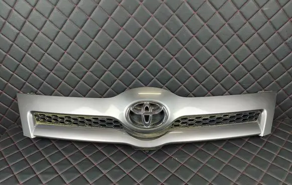 Toyota Corolla Verso AR10 Front grill 531110F020