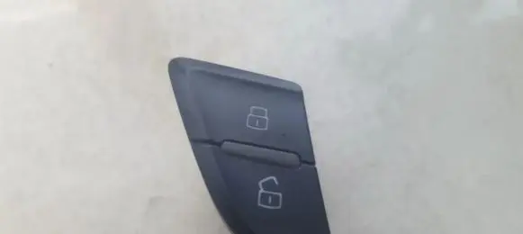 Audi A5 8T 8F Central locking switch button 8K2962108A