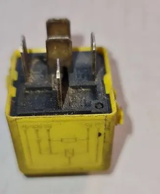 BMW 3 E36 Other relay 1389105 6136 V23134K523181