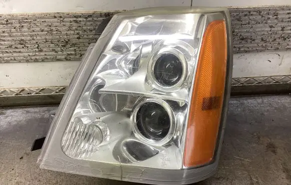 Cadillac SRX Headlight/headlamp 15930600