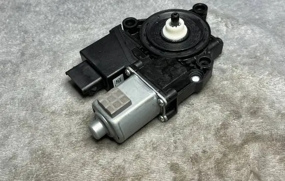 KIA Optima Rear glass lock/latch X18 83450D4000