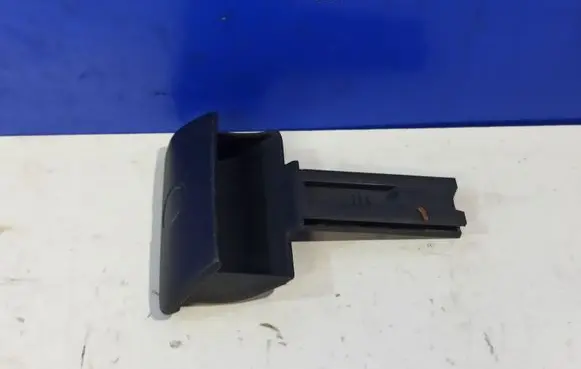 Volvo XC90 Hand parking brake switch 8683963
