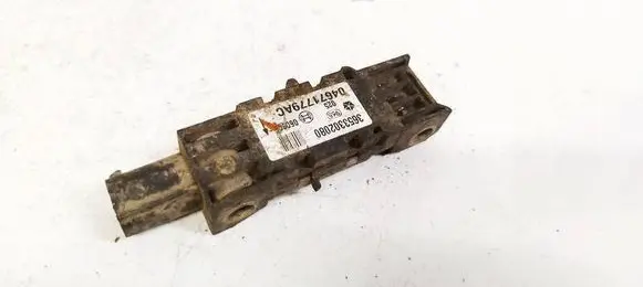 Jeep Grand Cherokee (WK) Airbag deployment crash/impact sensor 04671779ac 1031203036