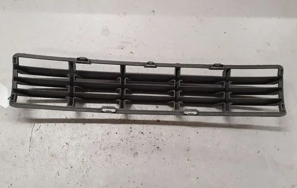 Volvo V50 Front bumper lower grill