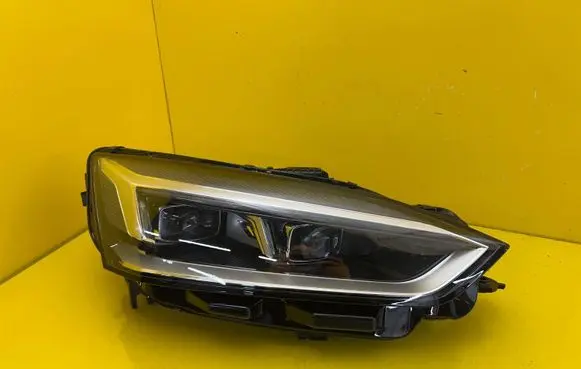Audi A5 Headlight/headlamp 8W6941036E