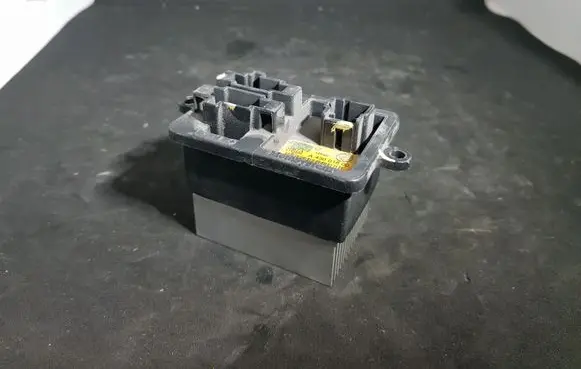 Fiat 500 Heater blower motor/fan resistor A43001800