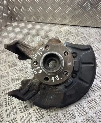 Volkswagen Golf IV Front wheel hub