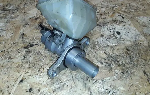 Citroen Berlingo Master brake cylinder 9654002180