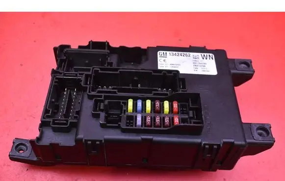 Opel Corsa D Fuse box set 13424262