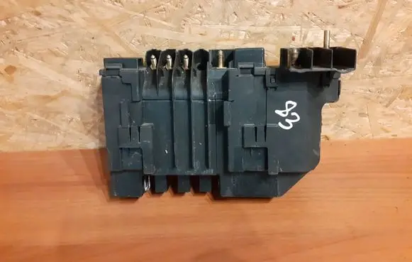 Mercedes-Benz S W221 Fuse box set 2215400850