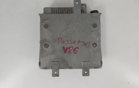 Volkswagen PASSAT B3 Engine control unit/module 0261200469 021906258