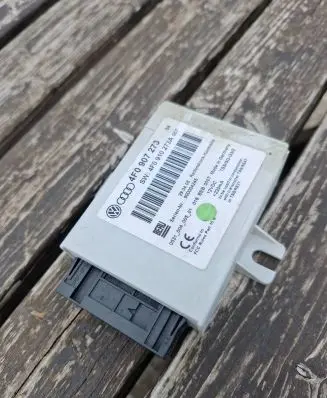 Audi A6 S6 C6 4F Tire pressure control unit 4f0907273
