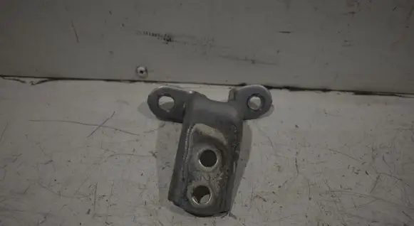 Toyota Verso Front door upper hinge