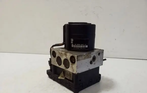 Volkswagen Golf III ABS Pump 3A0907379