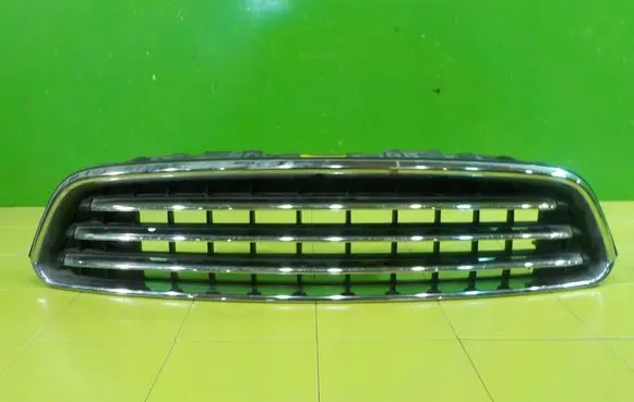 Mini Cooper Countryman R60 Front bumper upper radiator grill 9801582