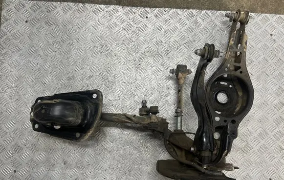 Lexus ES 300h (7th Gen) Rear suspension assembly kit set 