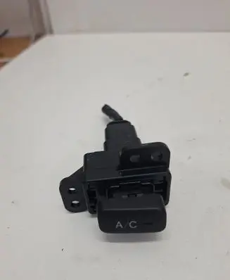 Toyota Hilux (AN10, AN20, AN30) Air conditioning (A/C) switch 