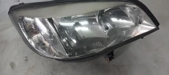 Opel Zafira A Headlight/headlamp 89100055