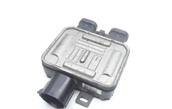 Volvo V40 Cross country Coolant fan relay 940013801