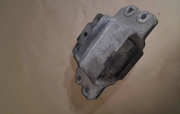 Seat Altea Engine mount bracket 1K0199555