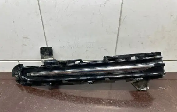 Volvo V40 Front bumper lower grill 31347043 31347059