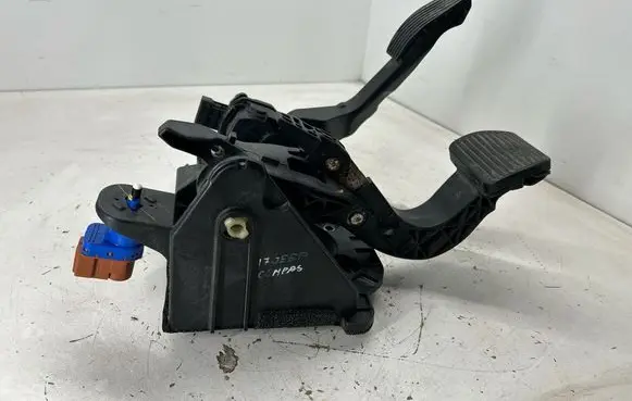 Jeep Compass Pedal assembly 68319939AA 6PV010175 00533956810