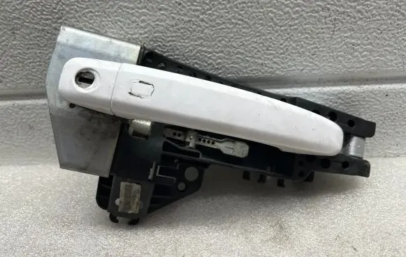 Audi A5 8T 8F Front door exterior handle 8T02837886