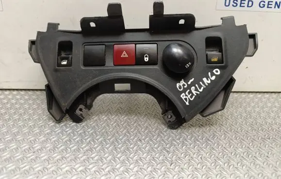 Citroen Berlingo Hazard light switch 04157T06 9680931977 63110656