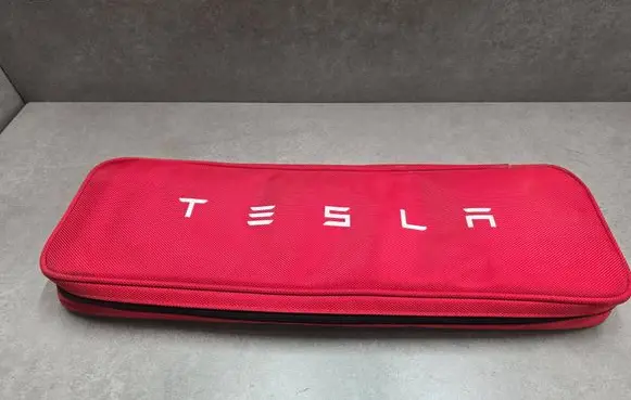 Tesla Model S First aid kit 