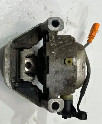 Audi A8 S8 D2 4D Engine mount vacuum valve 4G0199381EJ | 68475634065315,188