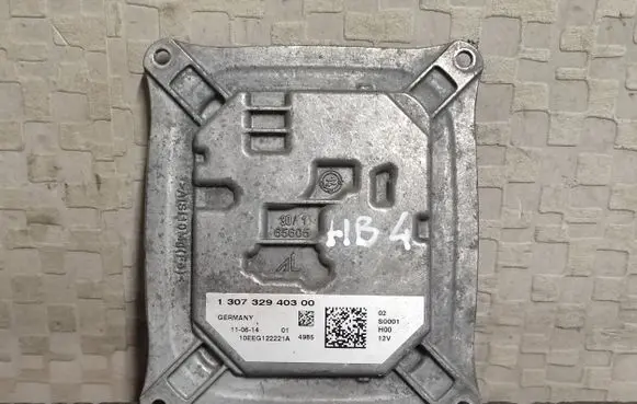 Peugeot 308 Xenon control unit/module 130732940300