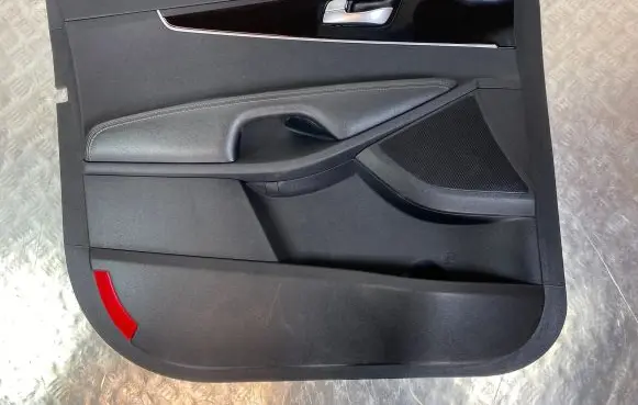 KIA Sorento Front door card panel trim