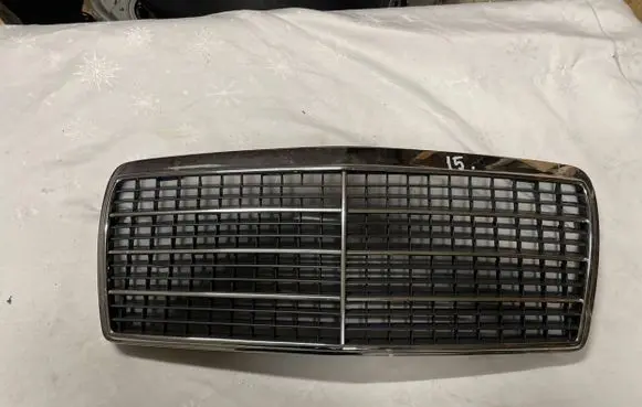 Mercedes-Benz E W124 Front bumper upper radiator grill 1248880323