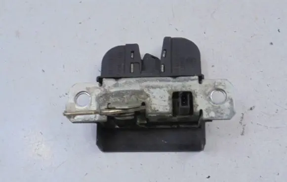 Volkswagen Polo Tailgate/trunk/boot lock/catch/latch 6Q6827505B