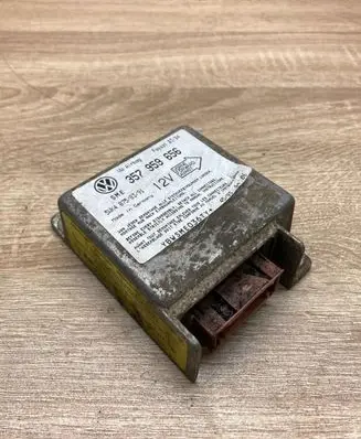 Volkswagen PASSAT B4 Airbag control unit/module 357959656 5WK4075
